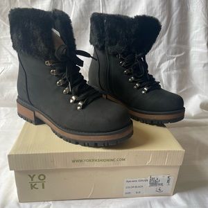 Women’s Yoki black lace up boots size 5.5